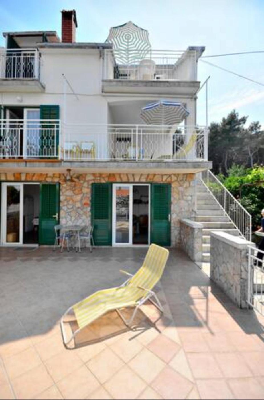 Apartment Bozikovic - Jelsa - Vitarnja Экстерьер фото