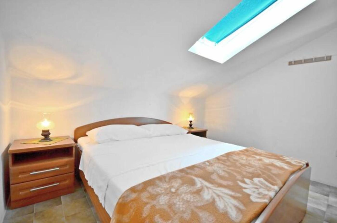 Apartment Bozikovic - Jelsa - Vitarnja Экстерьер фото