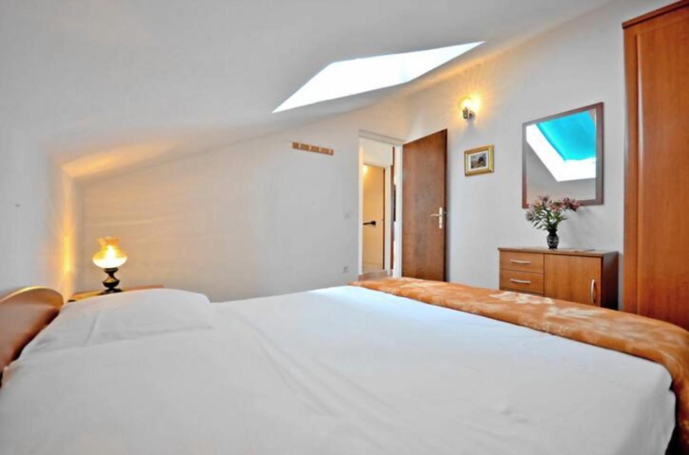 Apartment Bozikovic - Jelsa - Vitarnja Экстерьер фото