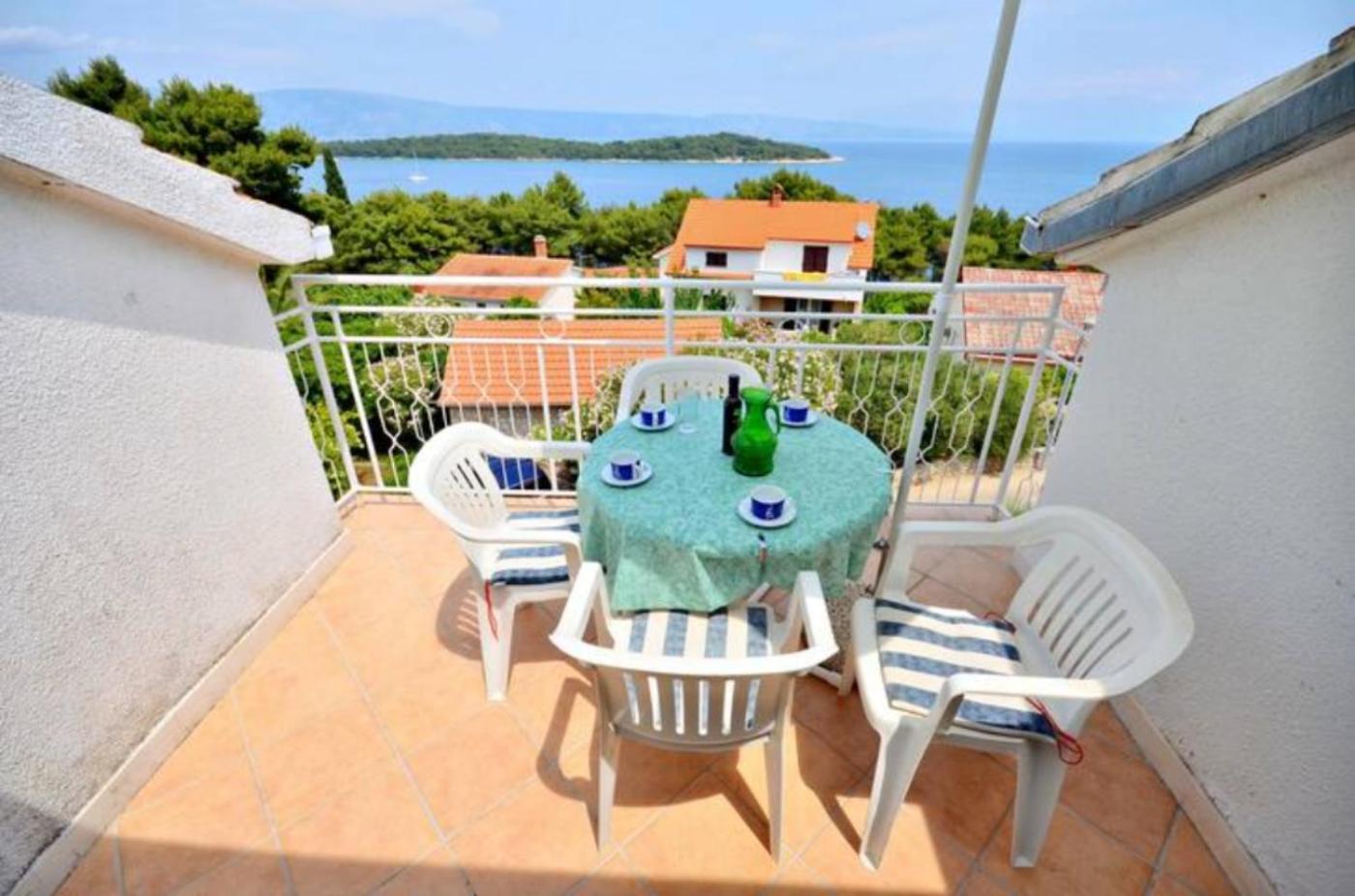 Apartment Bozikovic - Jelsa - Vitarnja Экстерьер фото