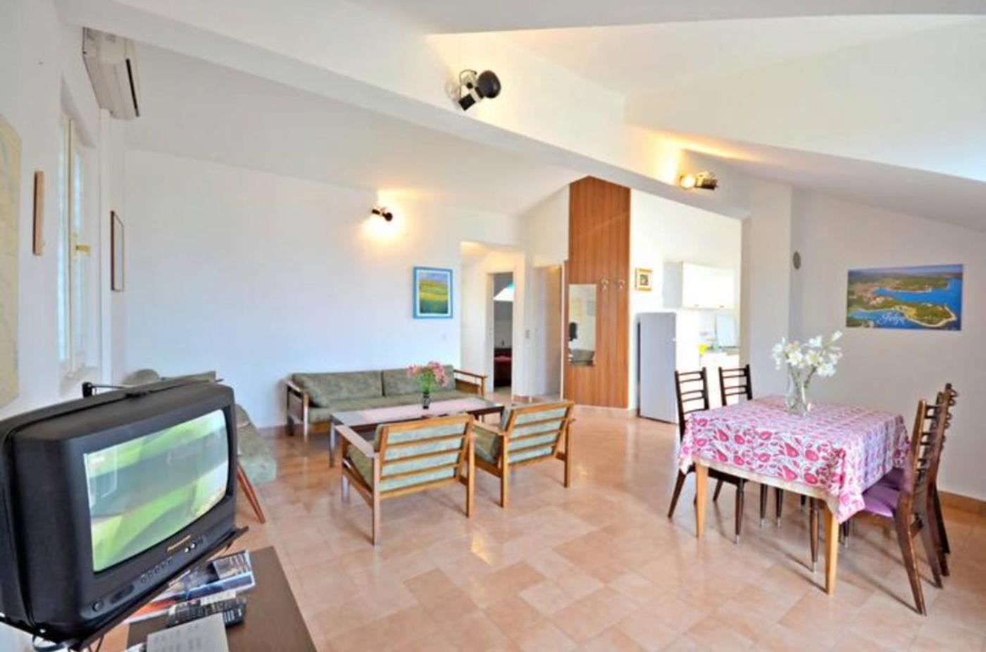 Apartment Bozikovic - Jelsa - Vitarnja Экстерьер фото