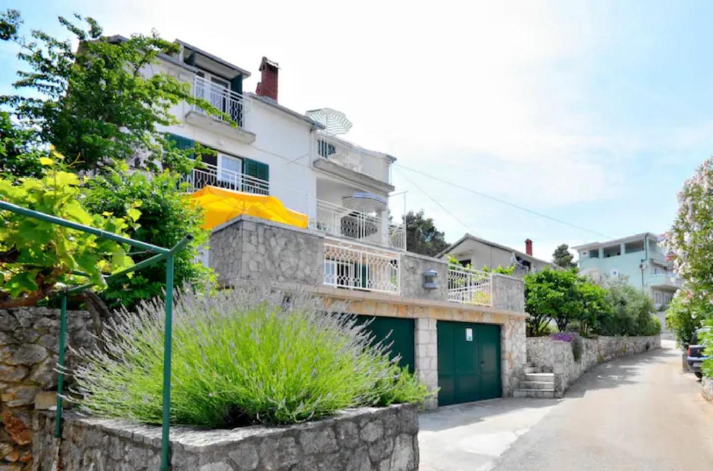 Apartment Bozikovic - Jelsa - Vitarnja Экстерьер фото