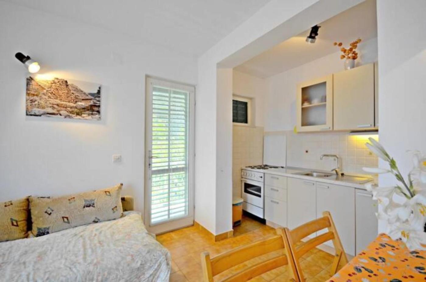 Apartment Bozikovic - Jelsa - Vitarnja Экстерьер фото