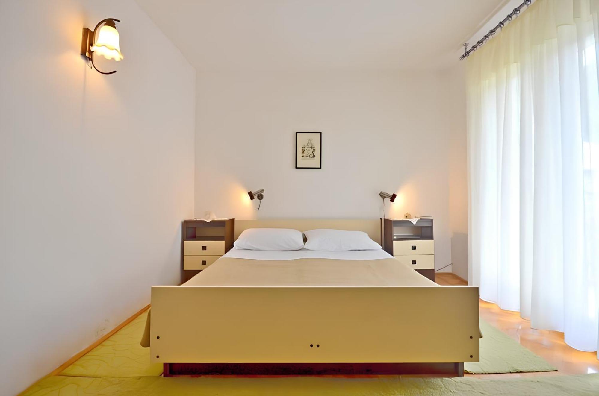 Apartment Bozikovic - Jelsa - Vitarnja Экстерьер фото