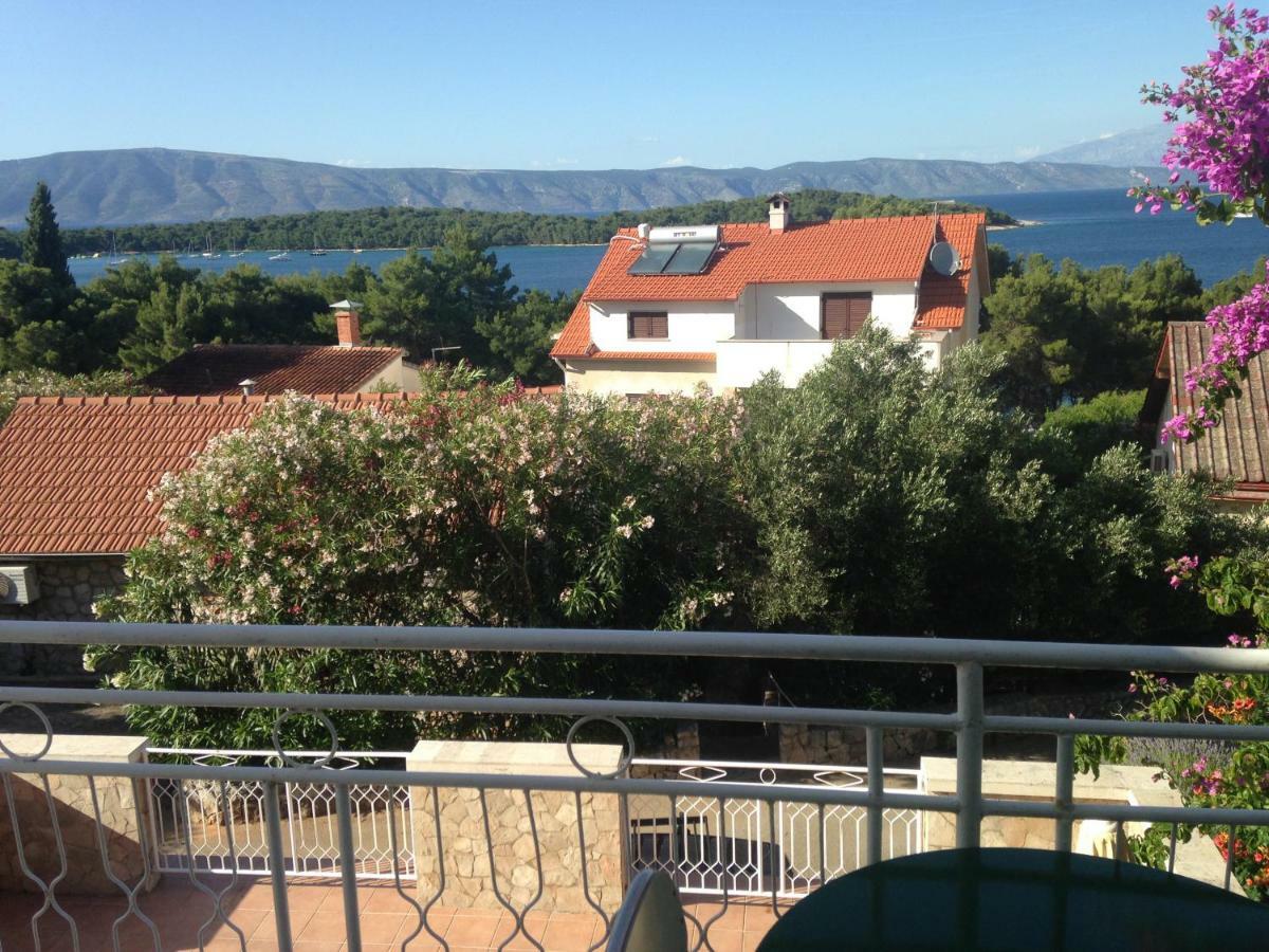Apartment Bozikovic - Jelsa - Vitarnja Экстерьер фото